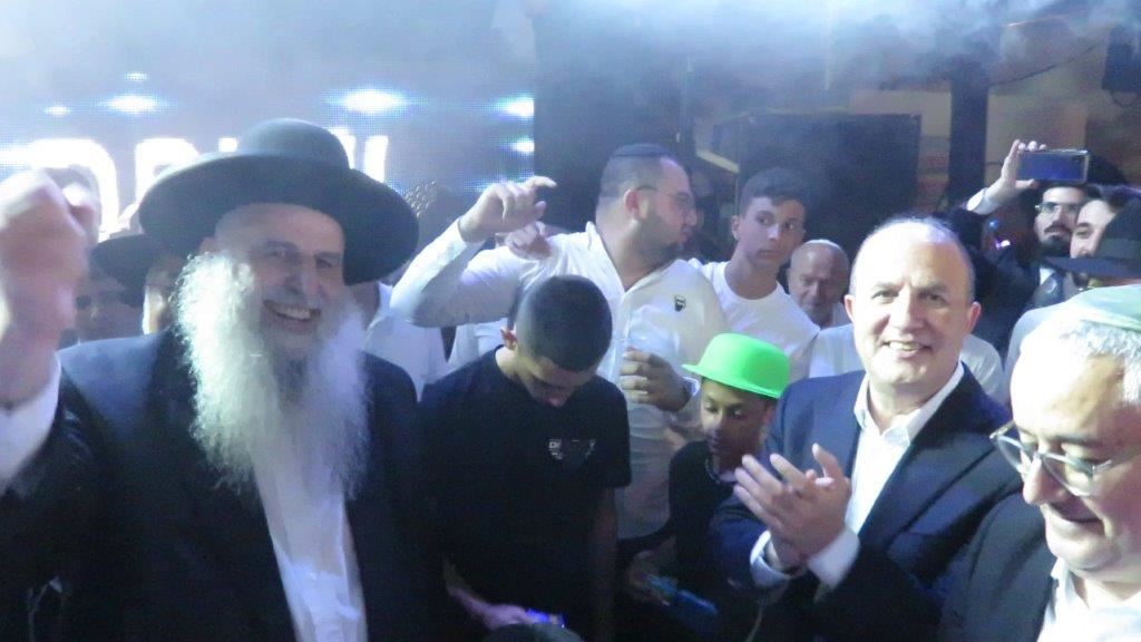 שמחים בשמחת התורה. א' מיכאלי