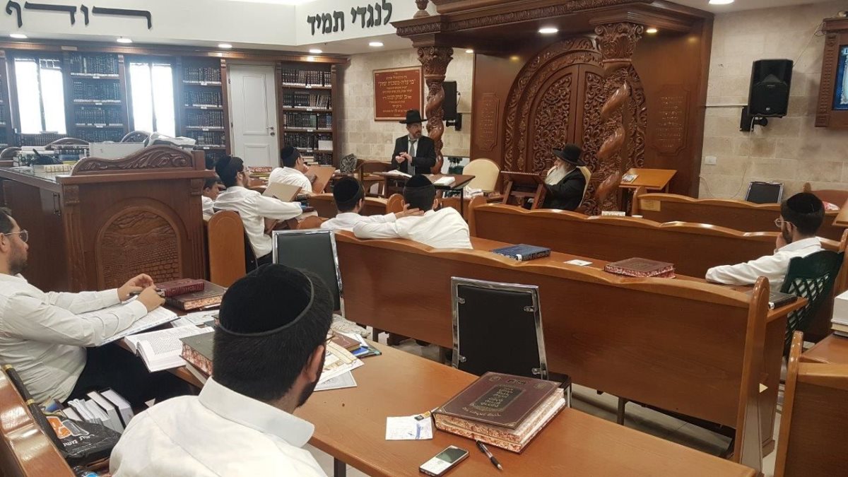 חדר הלימוד של מרן. מ&#39; מיכאלי