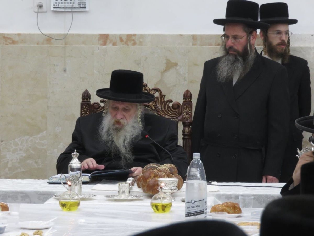 האדמו&quot;ר מטשארנאביל בהילולא. א&#39; מיכאלי