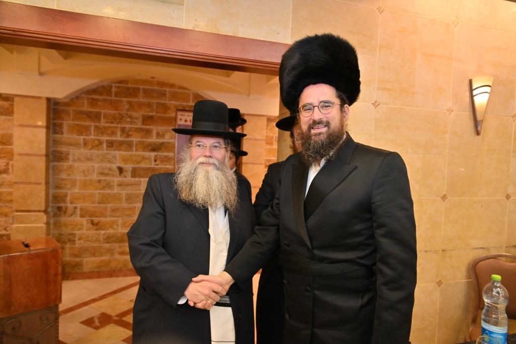 עם איש החסד הרב ראובן גשייד. יהושע פרוכטר