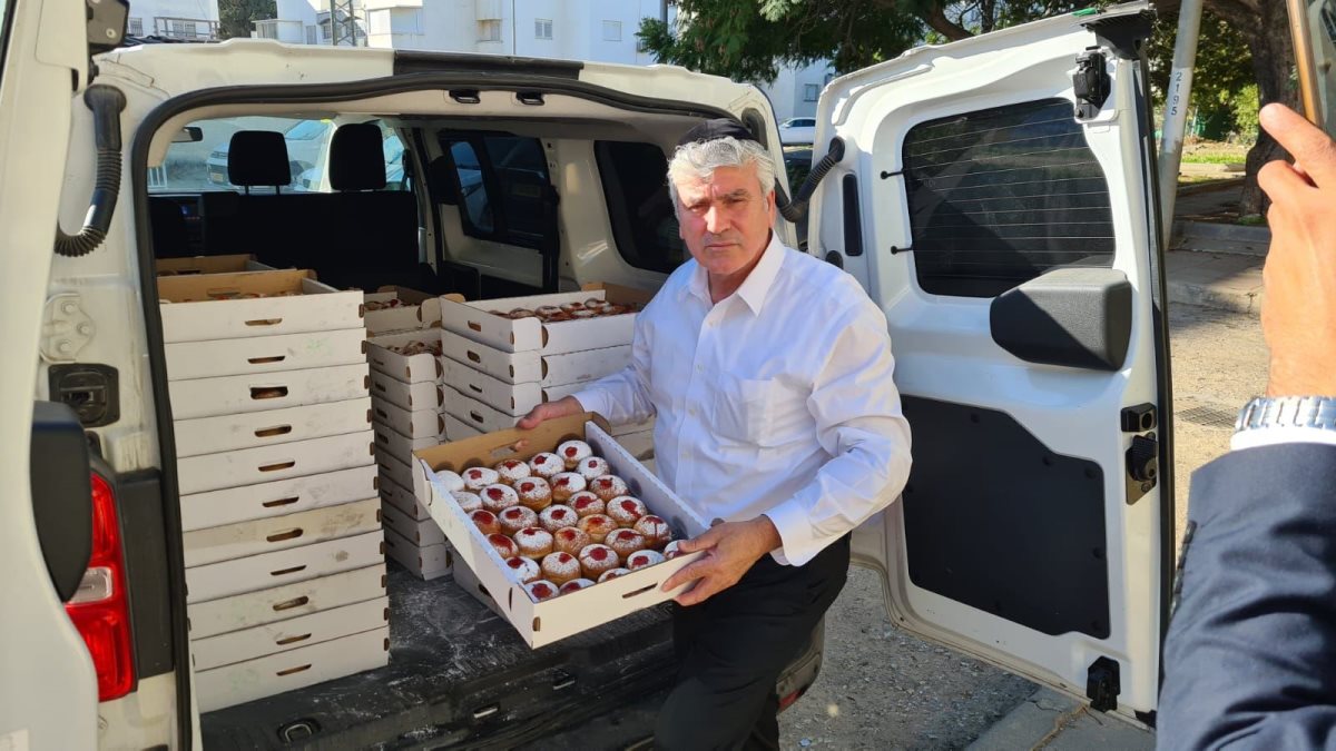 סופגניות בדרכה של אמא. אבי אמסלם. צילום המרכז למורשת