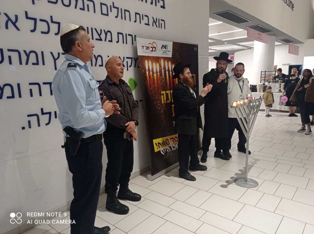 מפקד משטרת אשדוד מפקד כבא באסותא. 