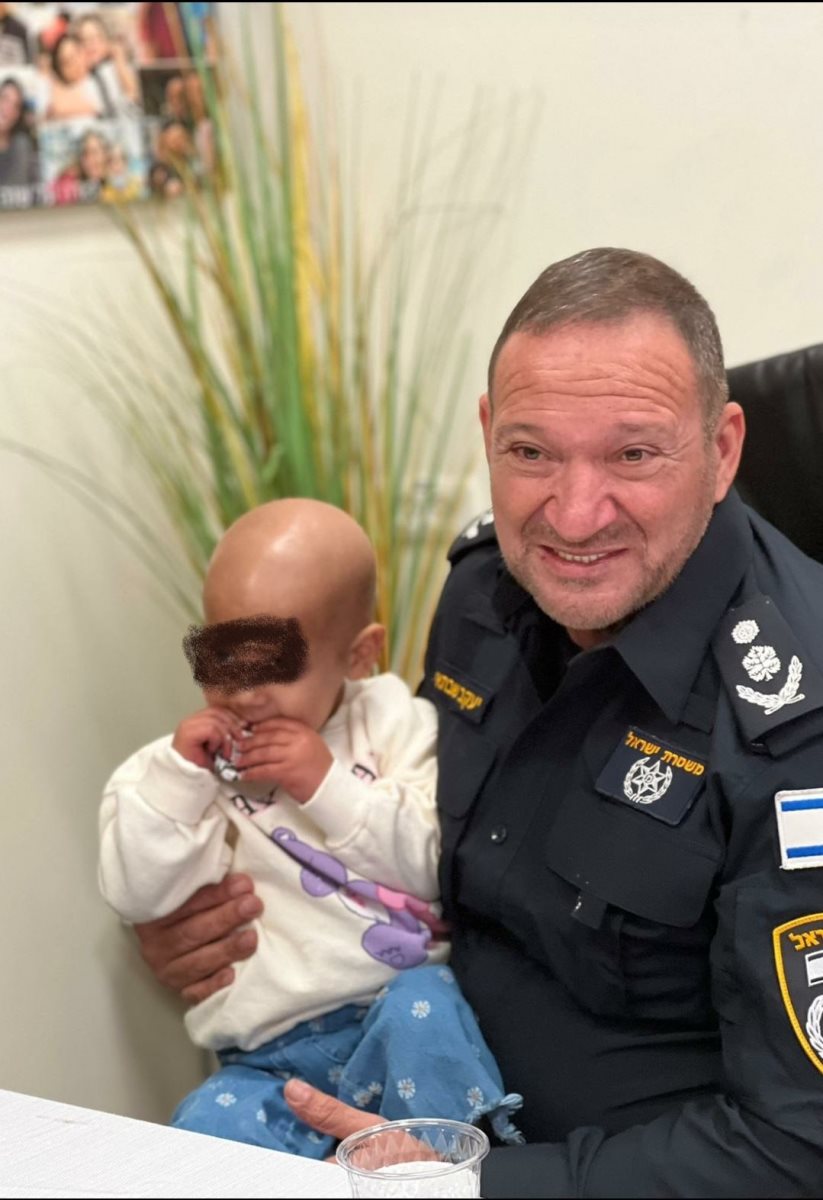 המפכל עם התינוקת. רחשי לב