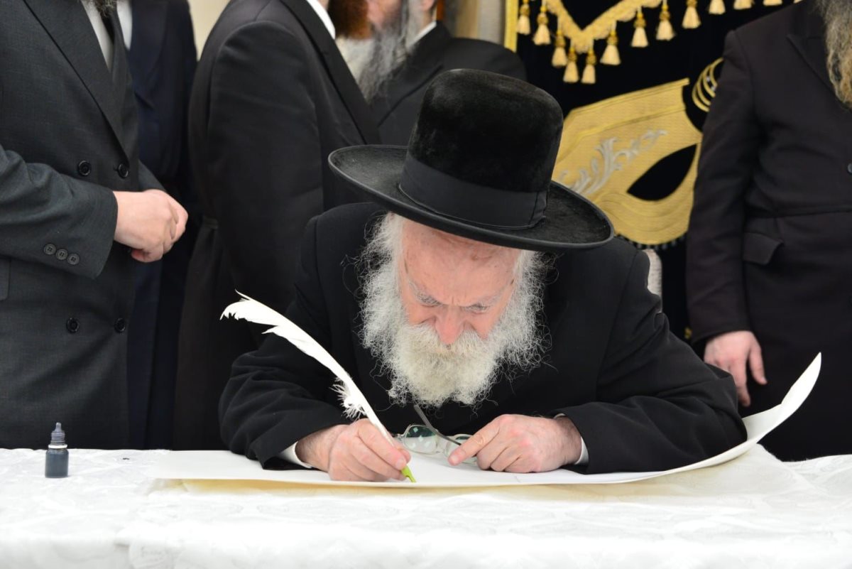 ועתה כתבו לכם. צילום: יוסי לוי