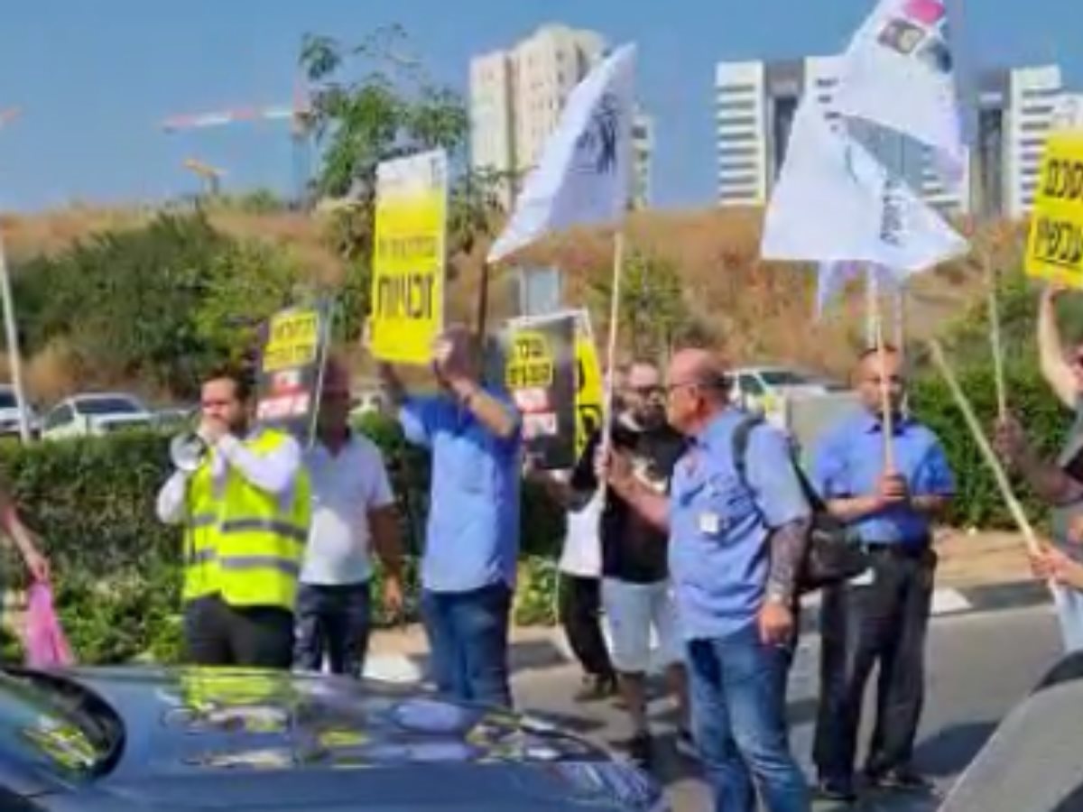נהגי אפיקים בהפגנה מול התחנה המרכזית באשדוד לפני כמה שבועות