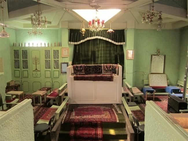 עיר הולדתי טהרן. בית הכנסת בטהרן, צילום: י' גבאי, אהלי צדיקים