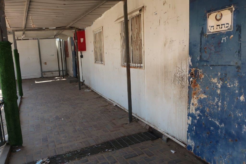 אין ממ"ד אין לימודים. הת"ת הכלל חסידי. צילום: דעת מישרים