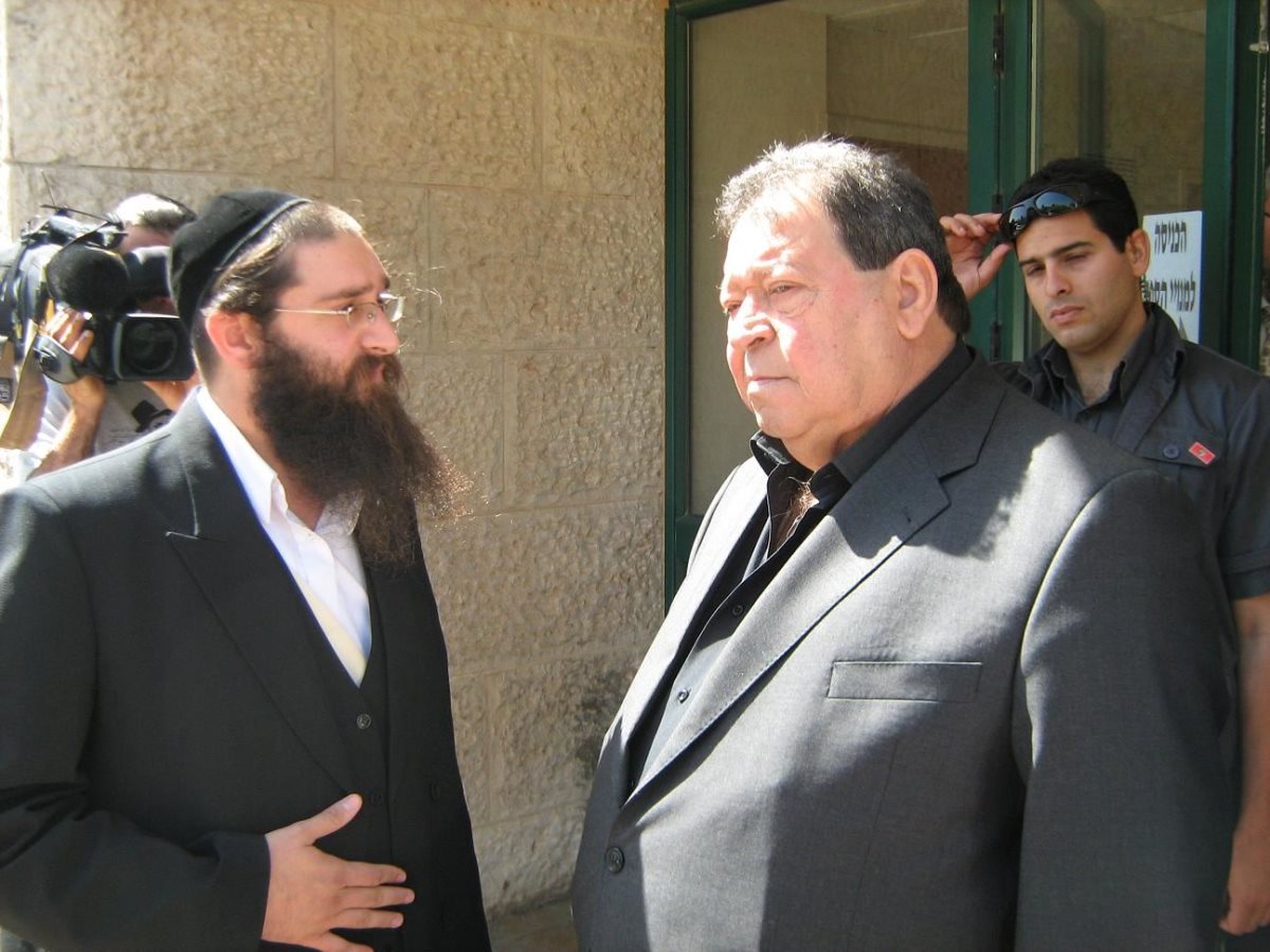 ידיד ויועץ סתרים. עם השר פואד בן אליעזר. אלבום פרטי