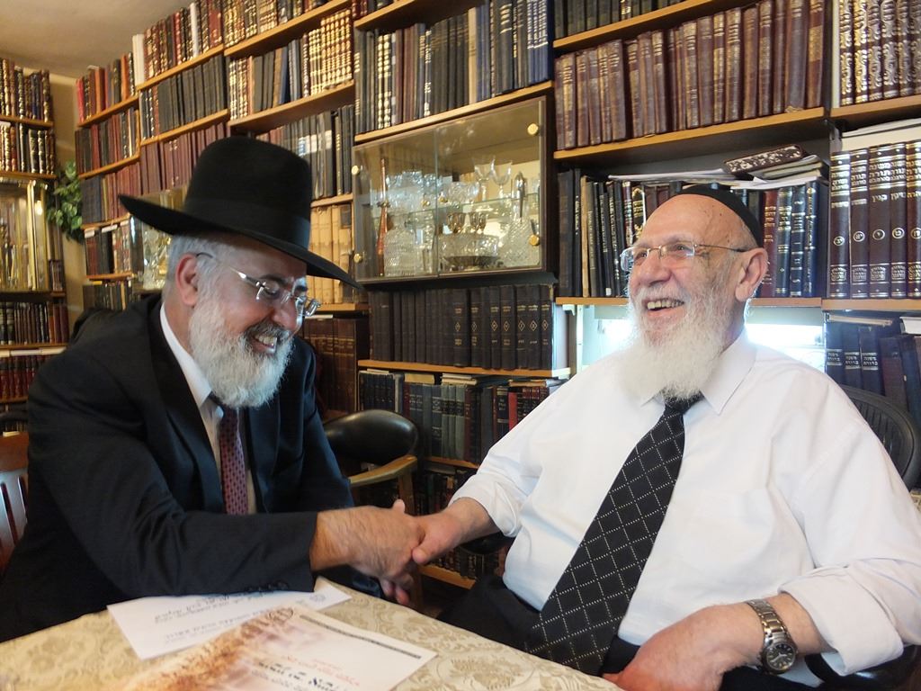 מתברך מגאון הדור הגרש הכהן זיע. צילום: שוקי לרר