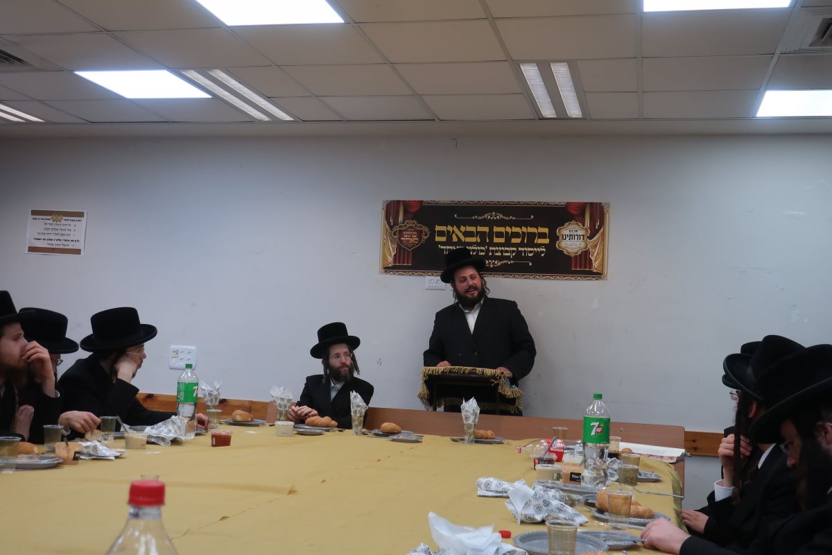 האברכים במעמד היסוד. צילום: ממלכת