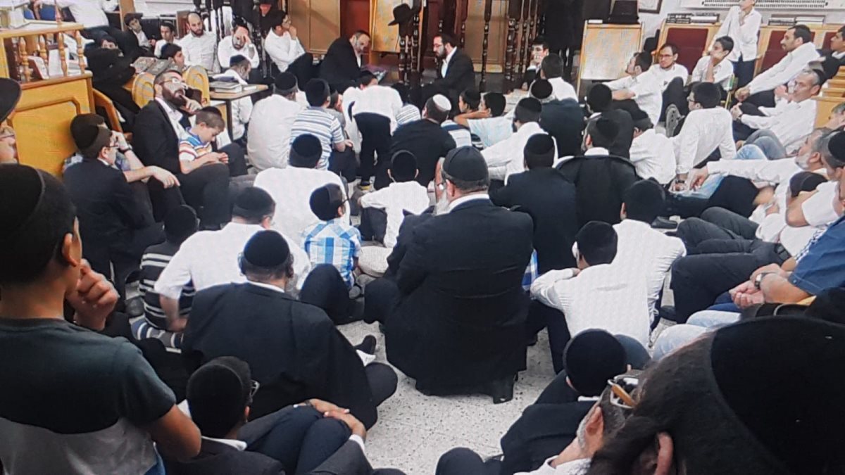 אמירת קינות בהחידא. אשתקד. צילום: שוקי לרר