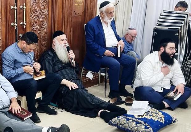 הרב אבוחצירא.