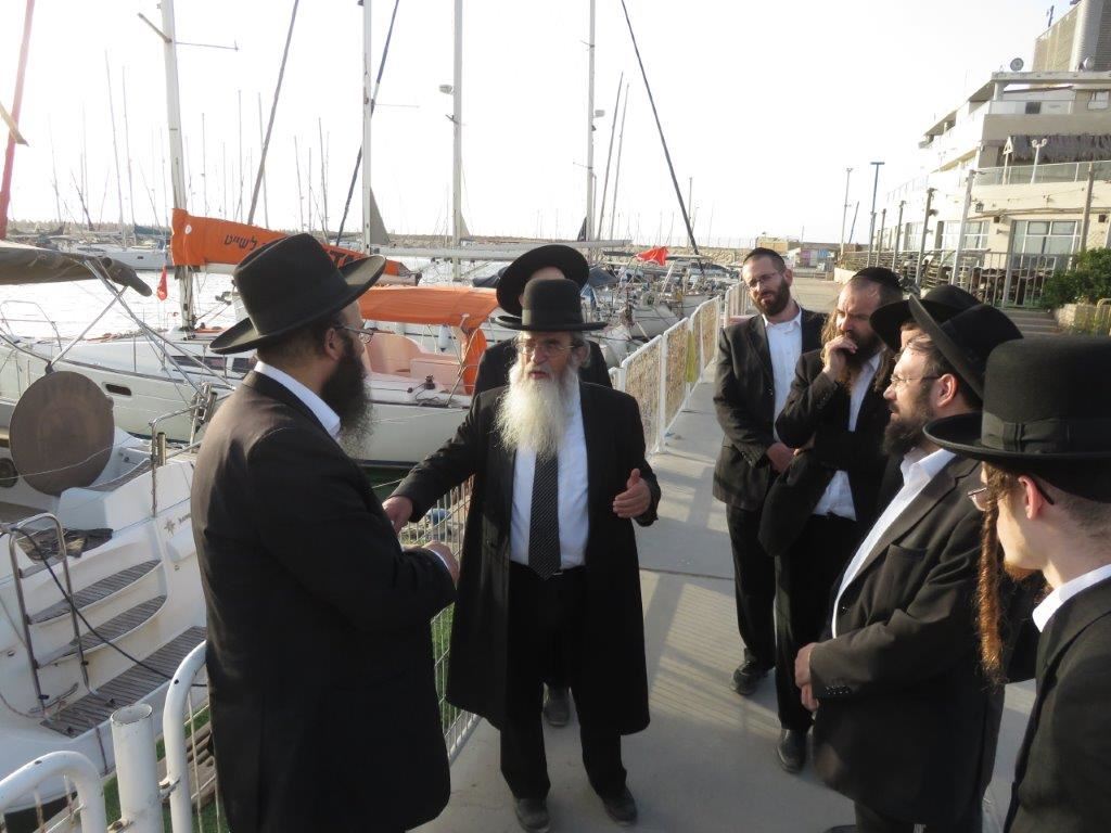 הלכות עירובין במרינה. בסיור עם הגר"ח קלמנוביץ. שוקי לרר