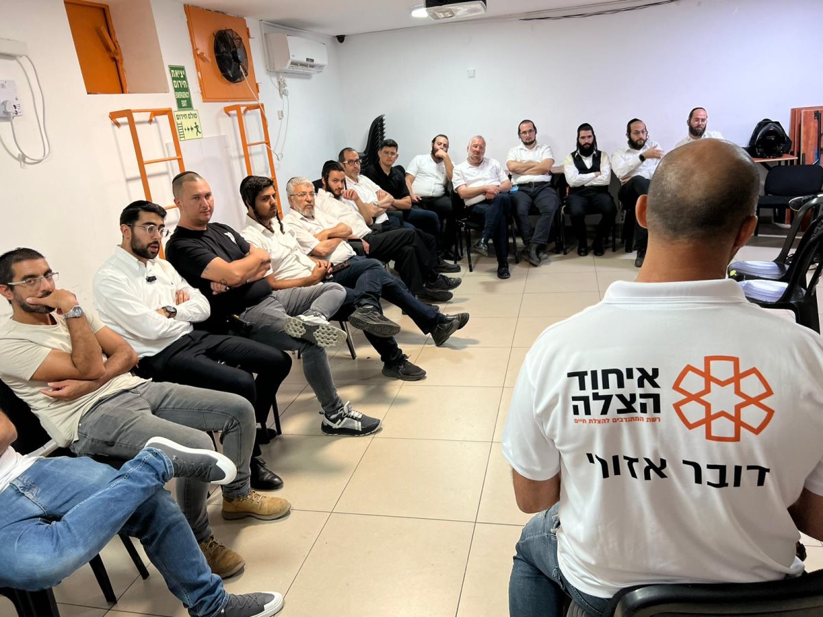 הרמת כוסית איחוד הצלה. צילום: איחוד הצלה