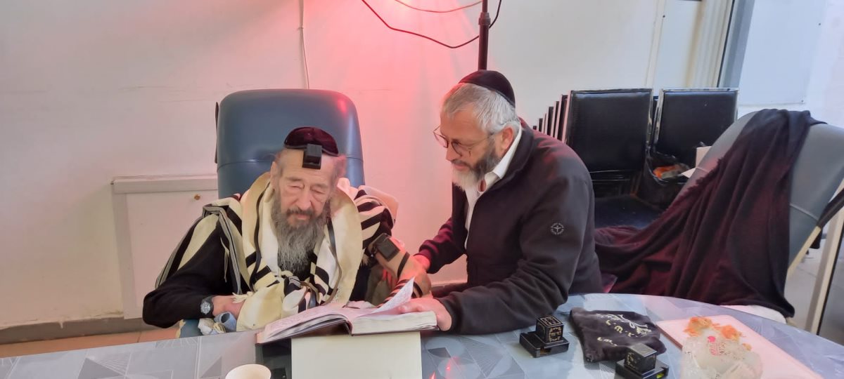 פירותיהן בעולם הזה. עם אבא שיחי'. אלבום פרטי