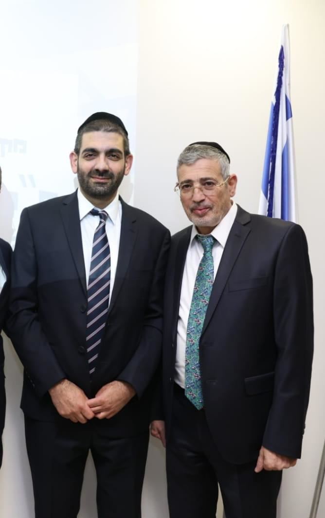 אבידן עם השר לענייני דת הרב מלכיאלי. יעקב כהן