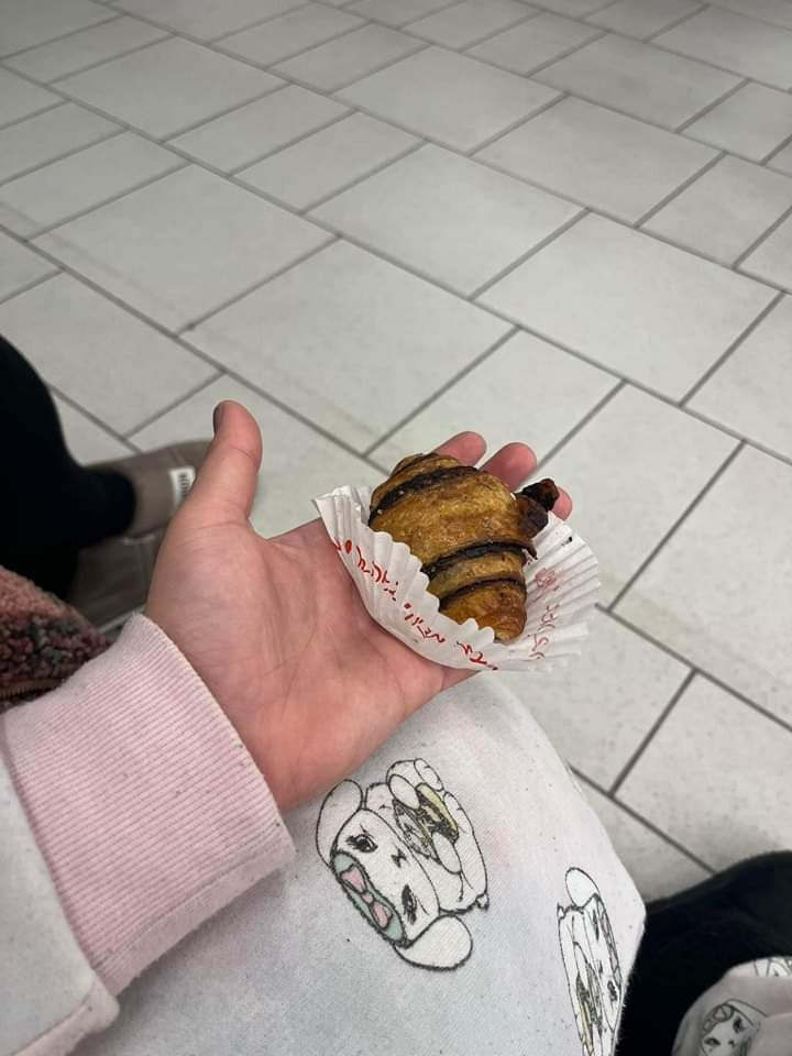 המאפה שגרם לדמעות. קבוצת הפייסבוק מי לה&#39; אלי