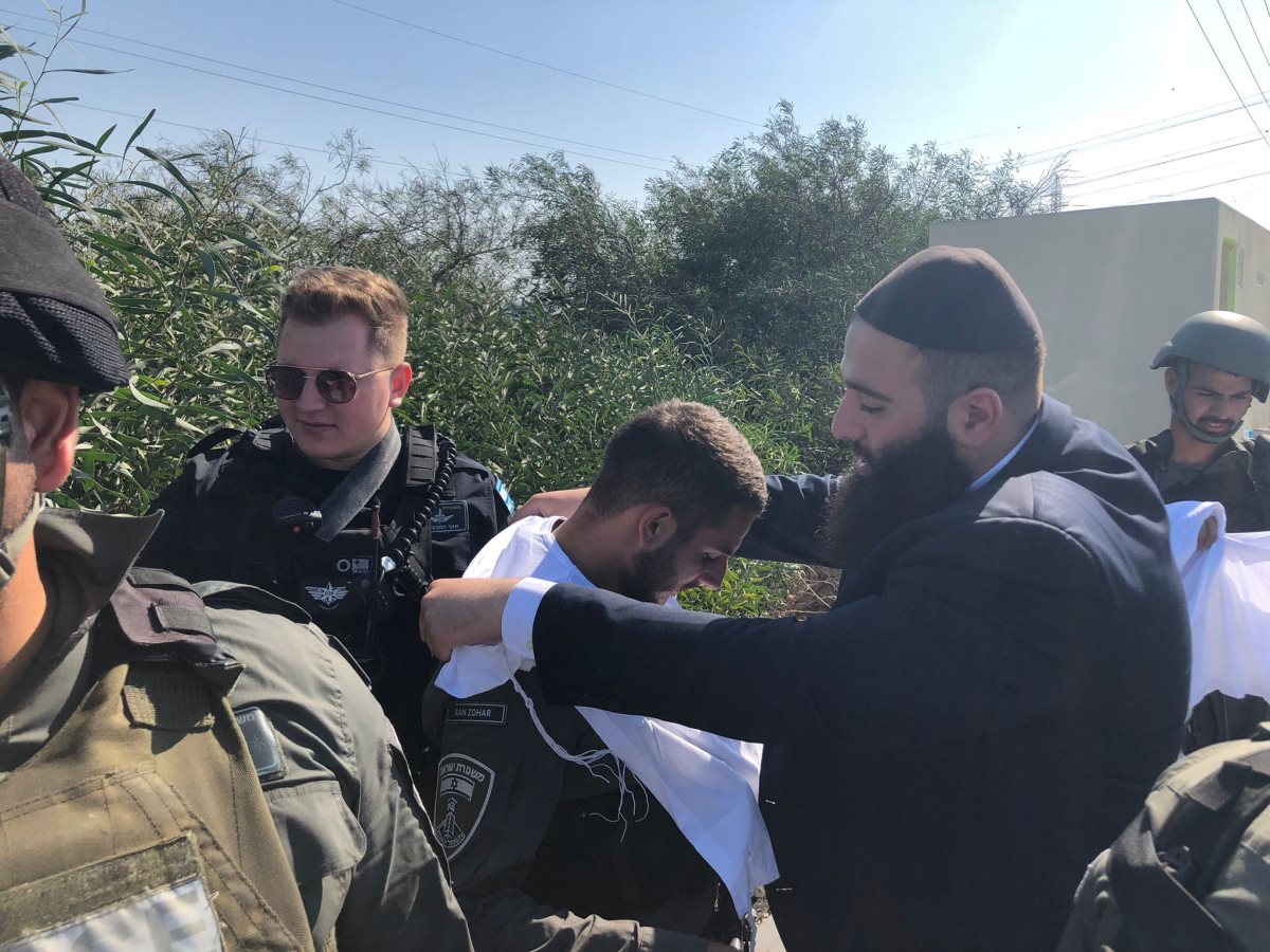 חלוקת הציצית לחיים. שלומי ועקנין