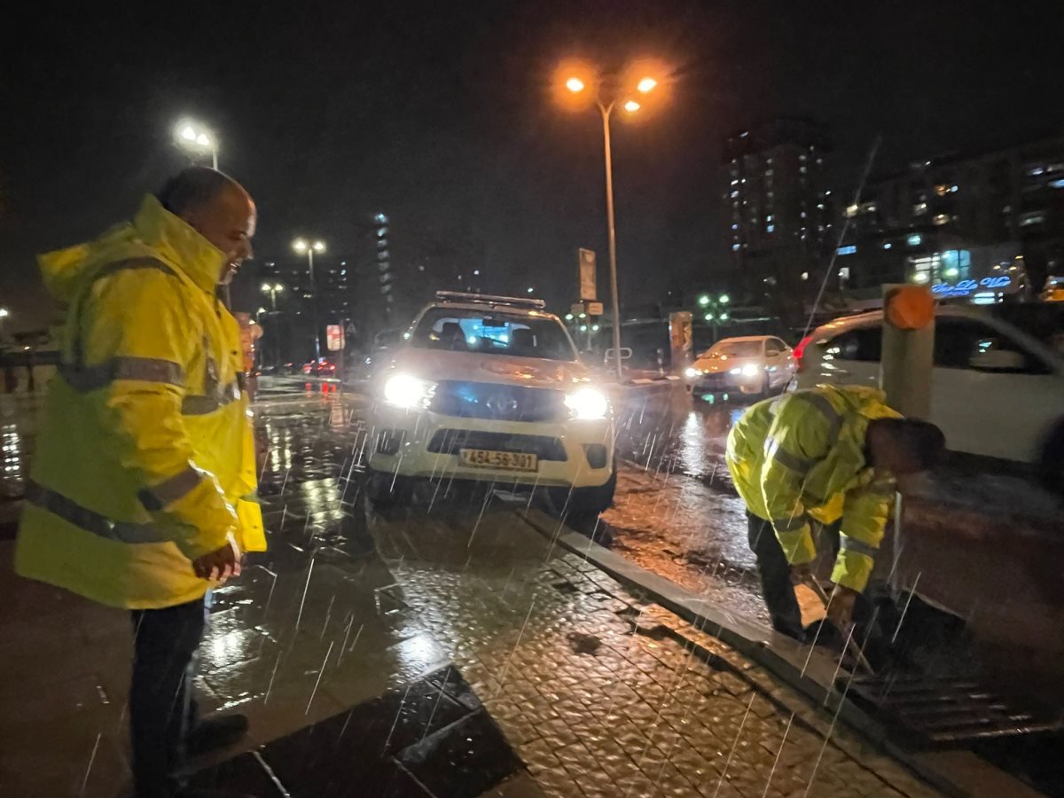 גשם באשדוד. שמואל דוד