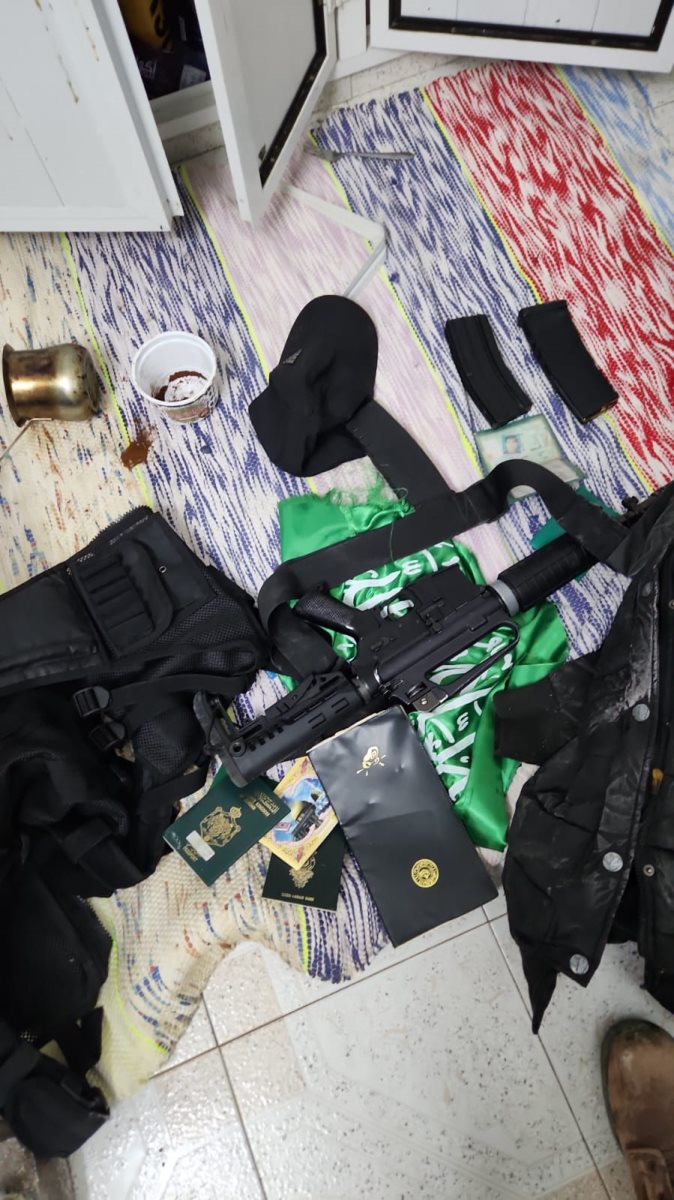 הנשק שנתפס בביתו של המחבל