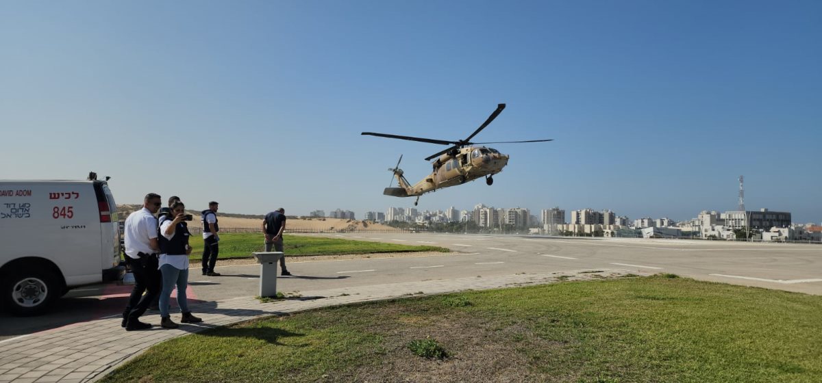 מסוק במנחת אסותא (דוברות אסותא)