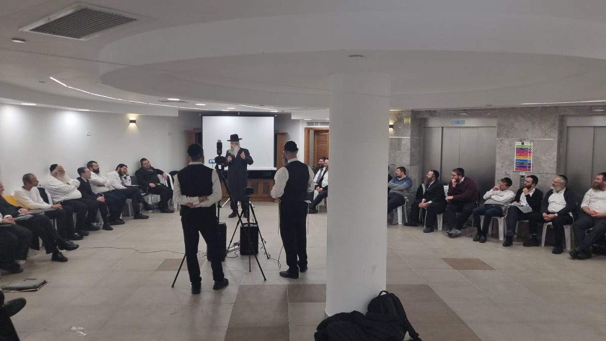 מרכז ישיר. יחצ