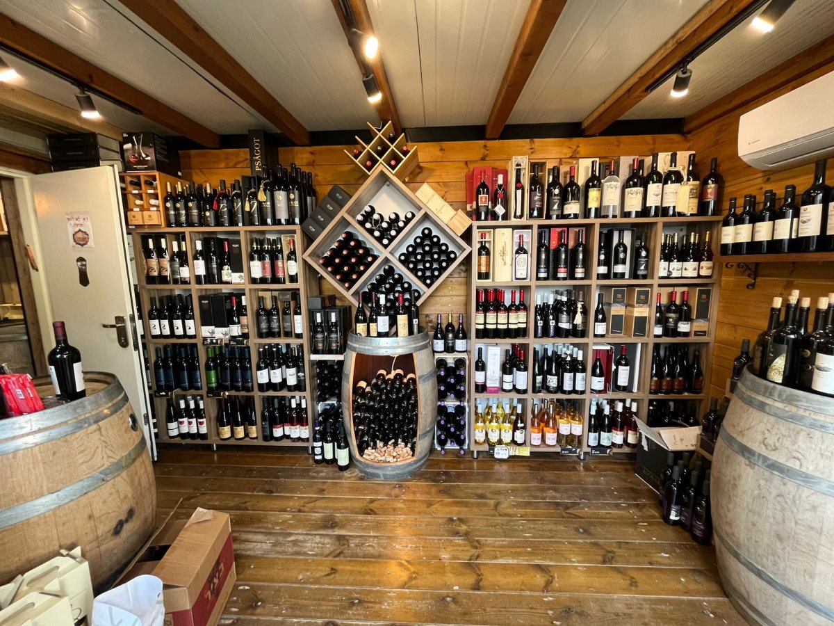 בקתת היין. יחצ