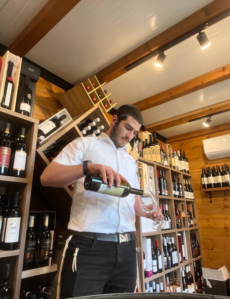 הלקוחות חברים שלו. משה קראס