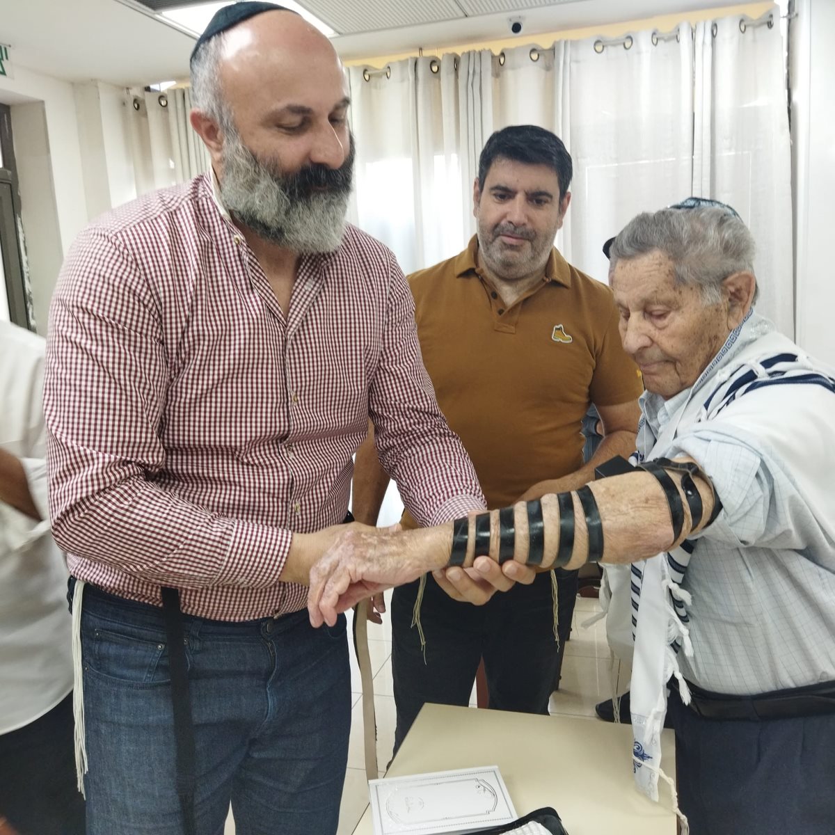 מתוך דף הפייסבוק של נורית טופז