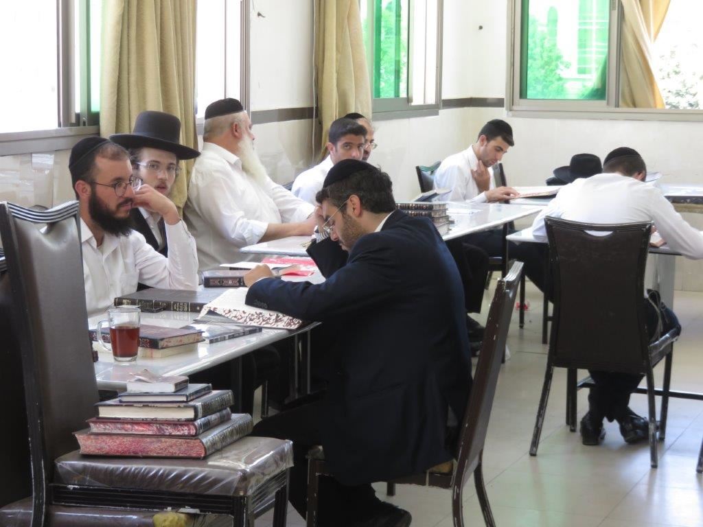 סיומים ליל שבועות. א' מיכאלי