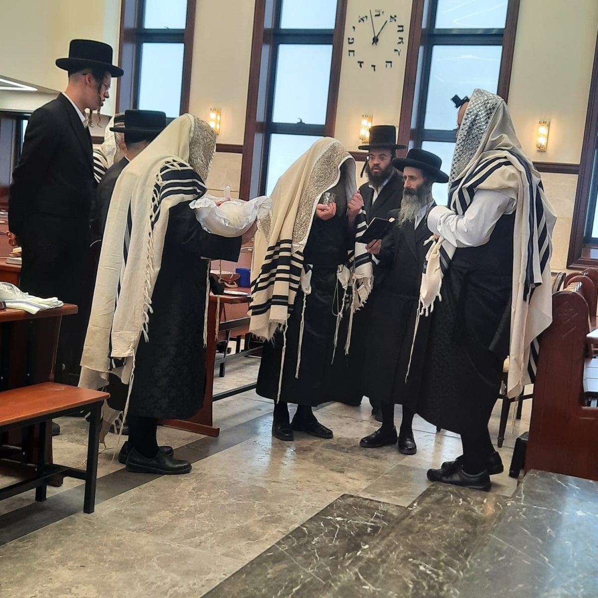 האדמור משומרי אמונים ירושלים. צילום: אולמי הכרמים