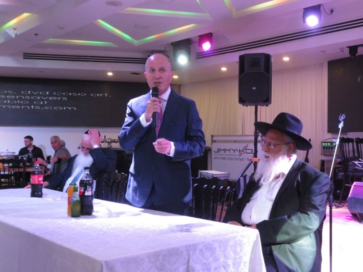 הכנסת ספר תורה הריבז. שלומי לוי