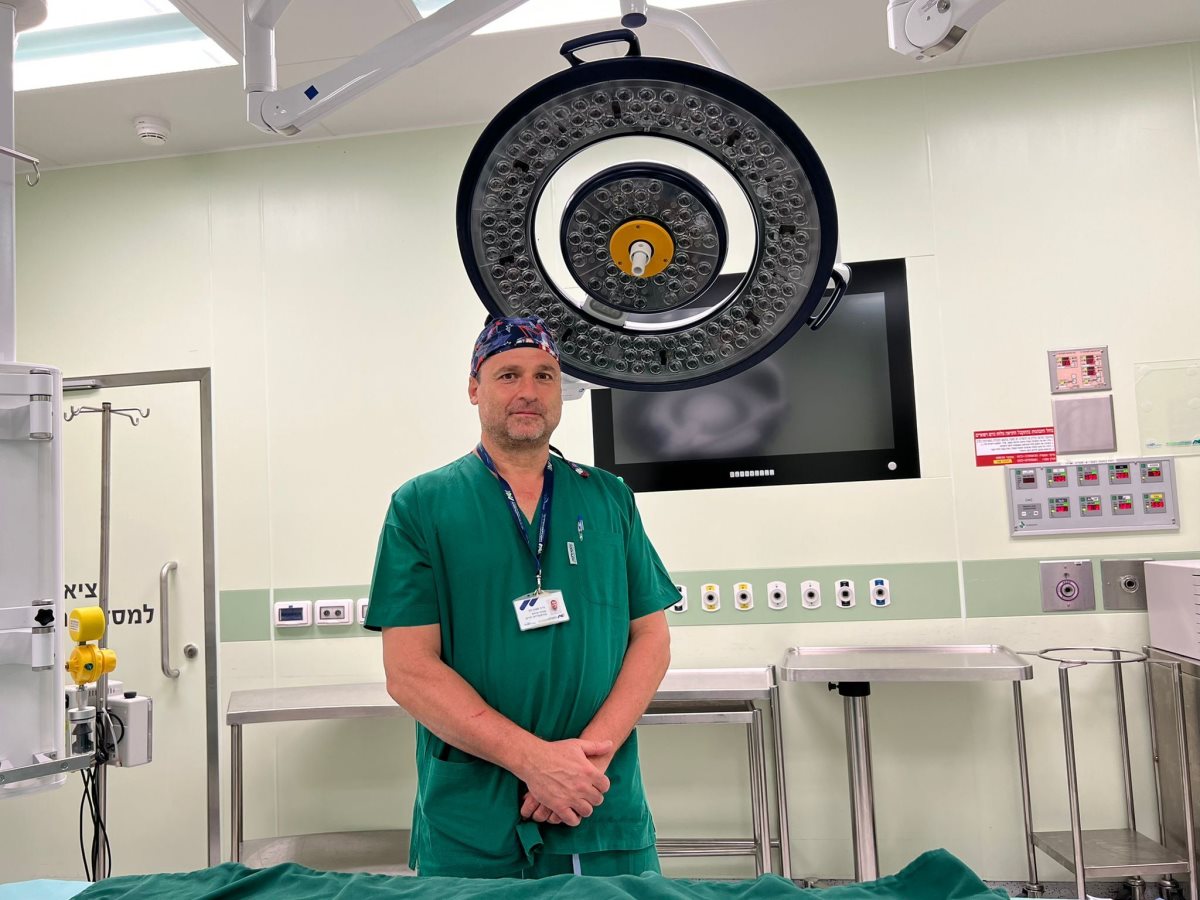 אוסר את הטרמפולינות. ד&quot;ר רון למדן (יחצ אסותא)