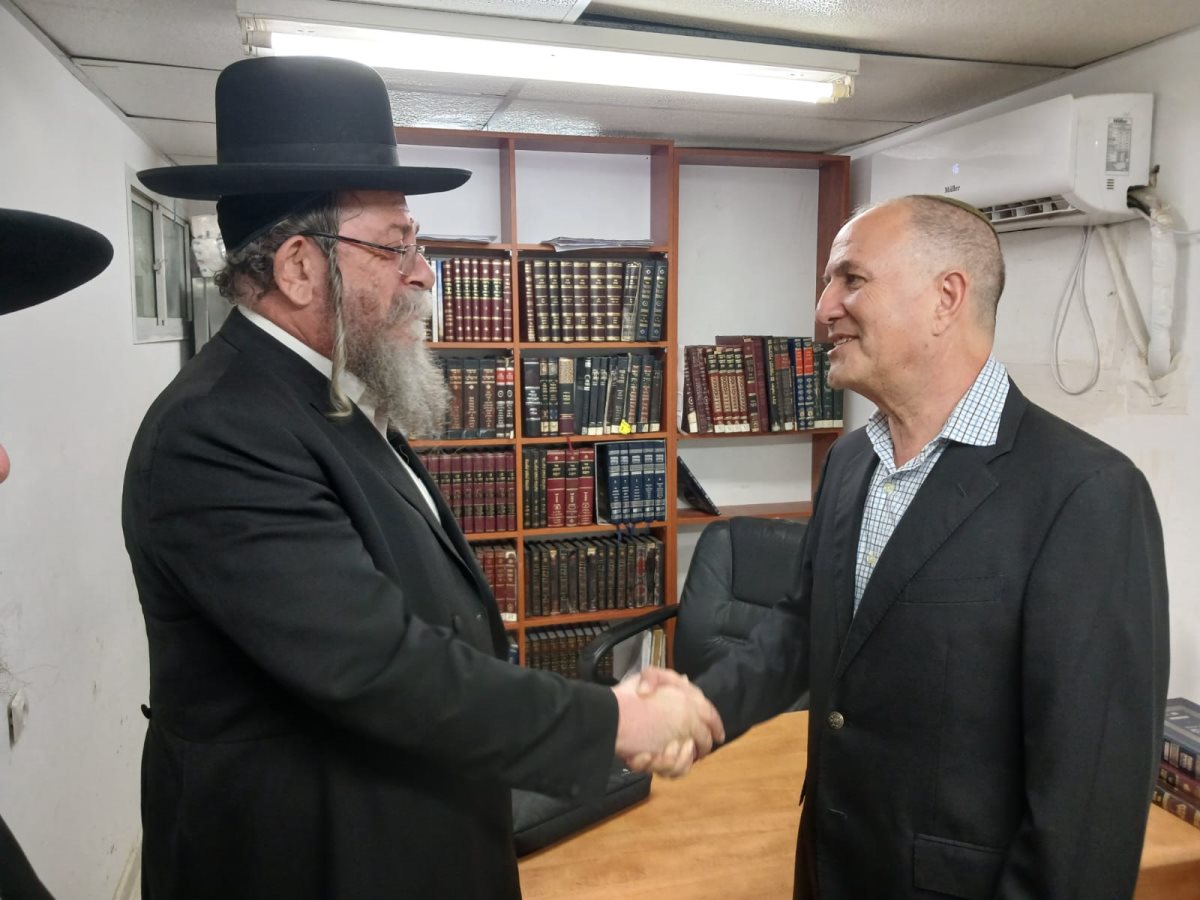 צילום: דף הטוויטר של ישראל כהן