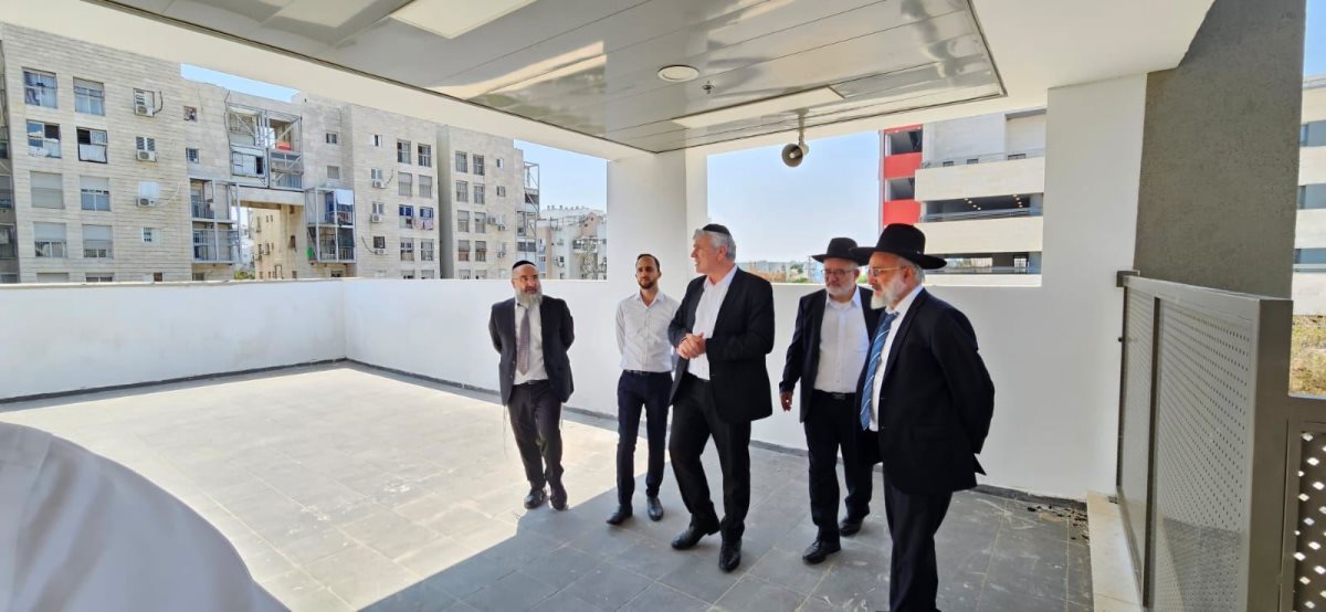 ממ,ק רה&quot;ע בבניין &#39;חזון מאיר&#39;. המצלם