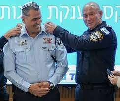 אופיק בוקי מקבל דרגת תת ניצב