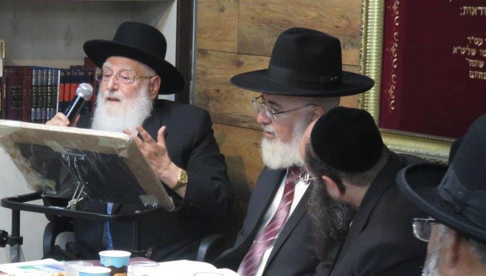 הרב פינטו על ציון אביו. א&#39; מיכאלי