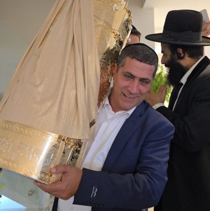 אורן שמחי. אלמלם