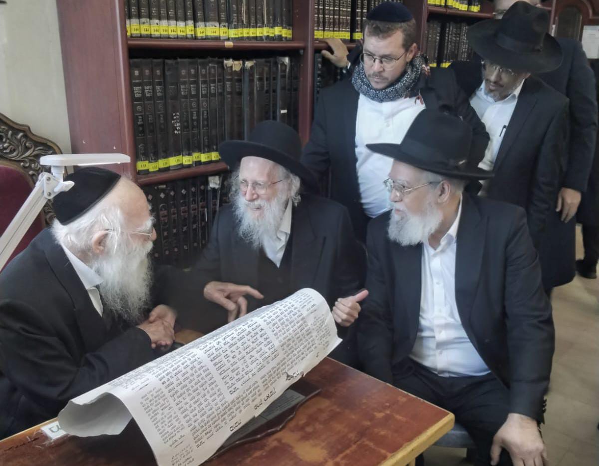 רבי שמעון גלאי עם הרב אלטמן. א. מיכאלי