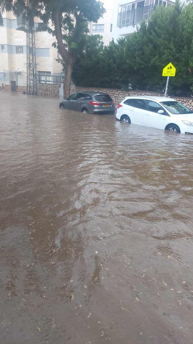 ההצפה ברחוב בעל הנס ברובע ז'