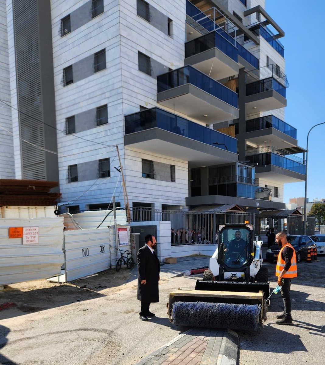 טננהויז בזירת העבודות. א&#39; בלום