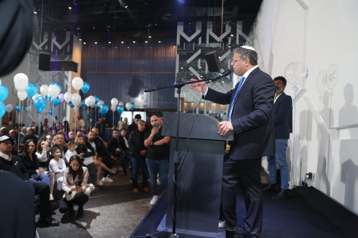 התפוח לא נופל רחוק מהעץ. מאיר בן חמו בכנס הפעילים. קול הלב