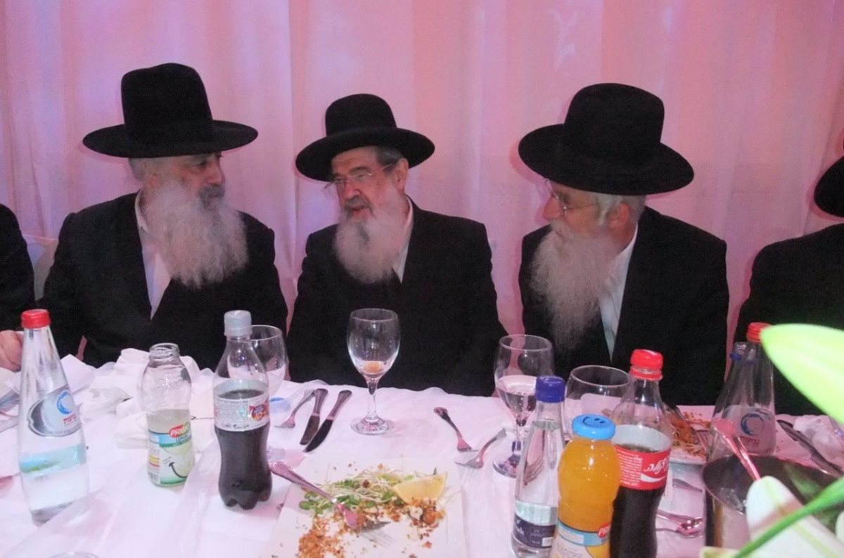 הגרב זצל בביקורו בעיר. א&#39; מיכאלי