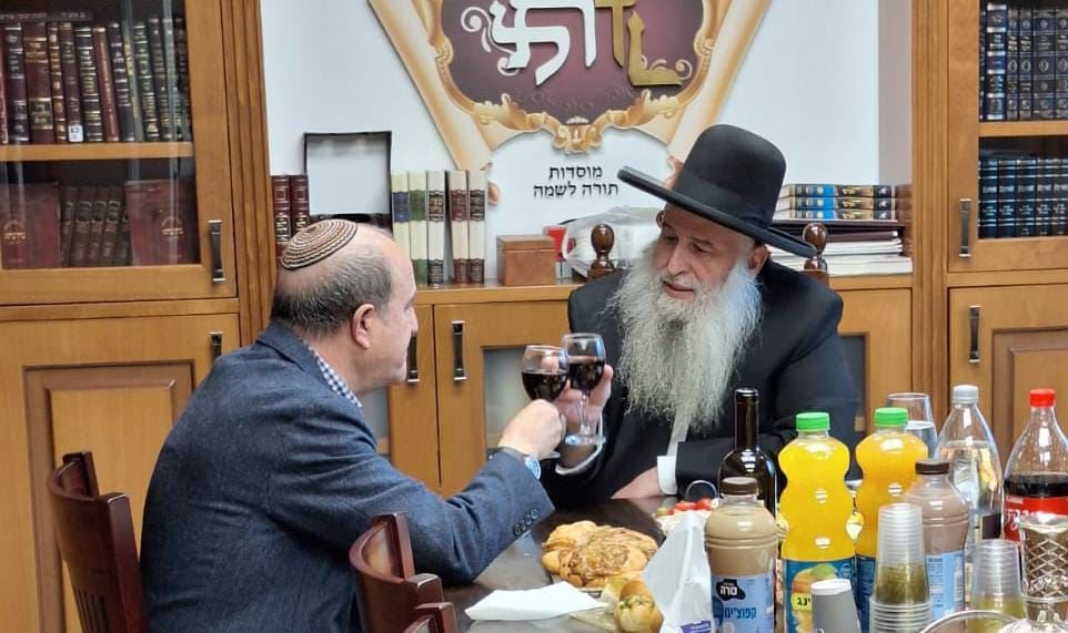 לסרי אצל הרב אבוחצירא. הערב. א. מיכאלי