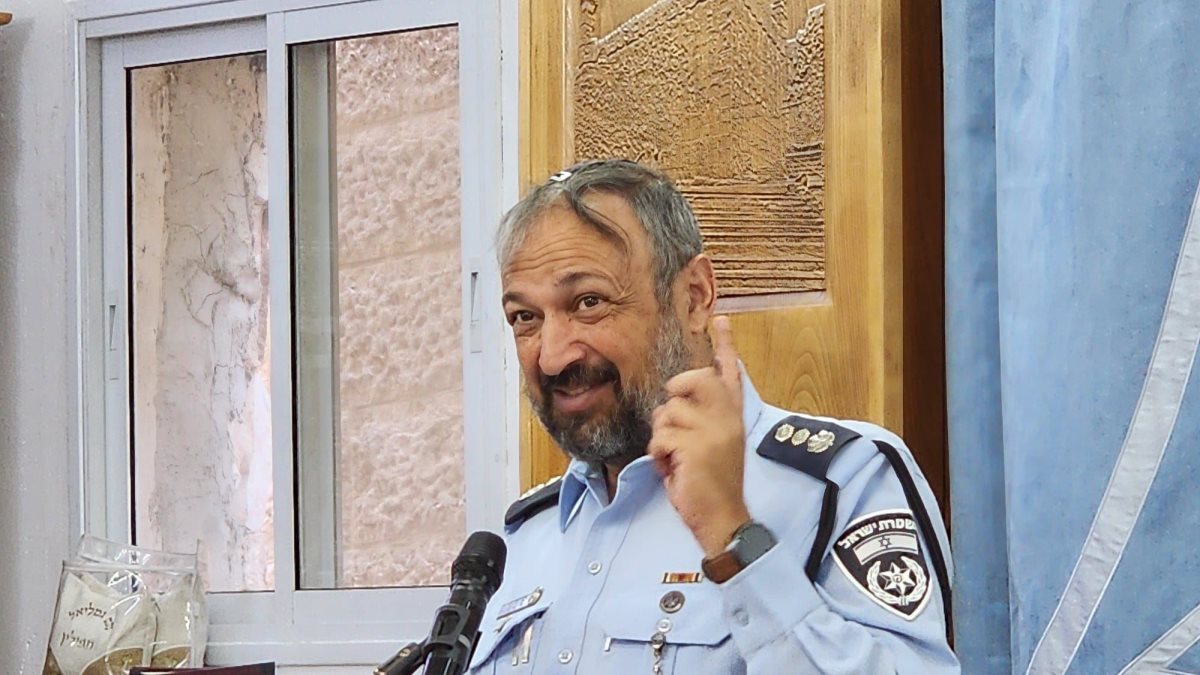 חושש מהשפעות היין. רב המשטרה רמי ברכיהו. משטרת ישראל