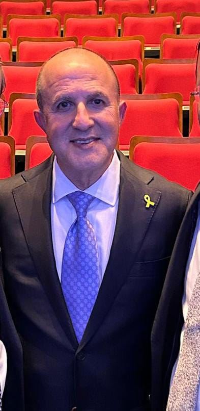 ראש העיר והעניבה החדשה. א&#39; מיכאלי