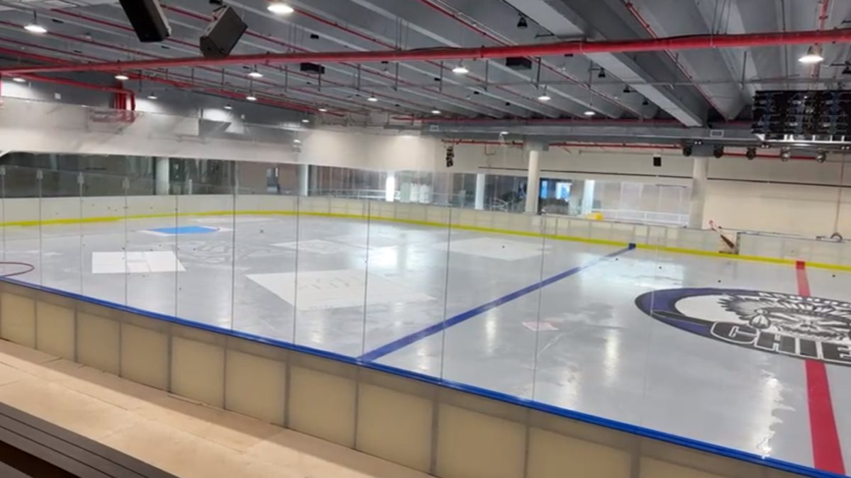 החלקה על הקרח באשדוד