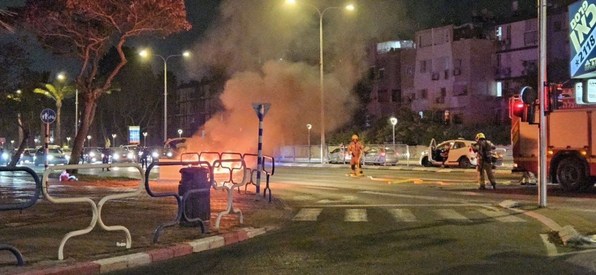 הרכב בוער בשדרות בני ברית