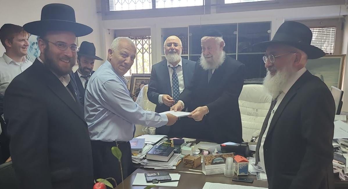 רב בית החולים הרב קיהן במכירת החמץ. א' מיכאלי