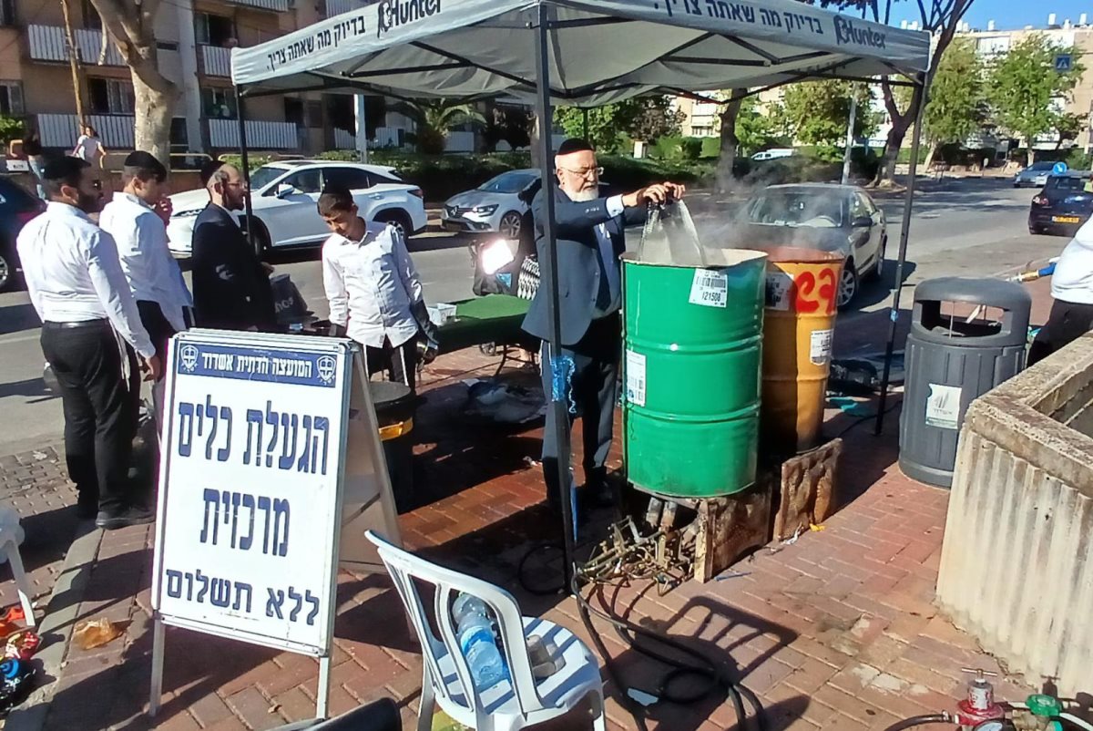 הגעלת כלים המועהד. א.  יכאלי